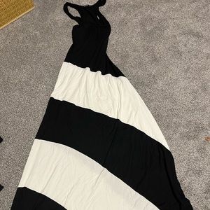 Black and white maxi dress size M.